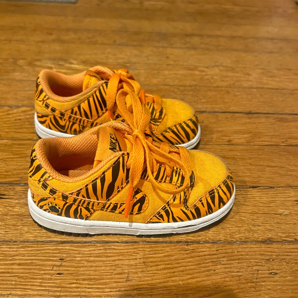 Nike Kids Dunk Low “Tiger Stripes” sneakers